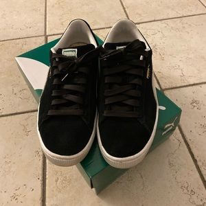 PUMA Suede shoes Men’s 8 worn once
